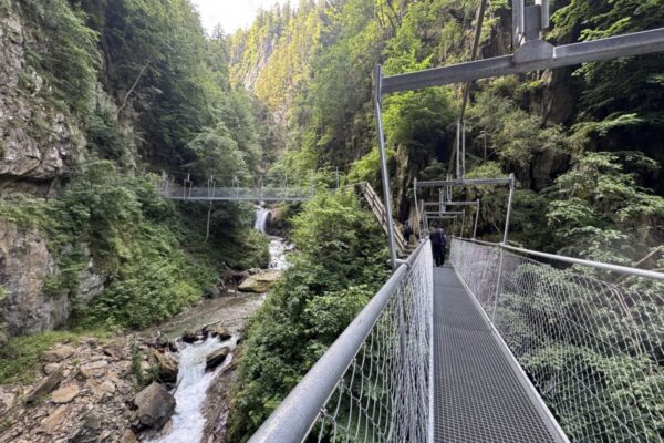 gorge walking valais kids activity